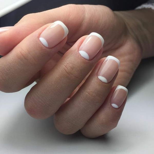 Micro Manicure der neue Nageltrend Micro French Manicure