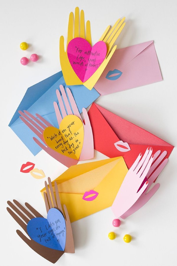 Muttertagskarte basteln – liebevolle Ideen und Anleitungen für Mama handabdruck karte für mama