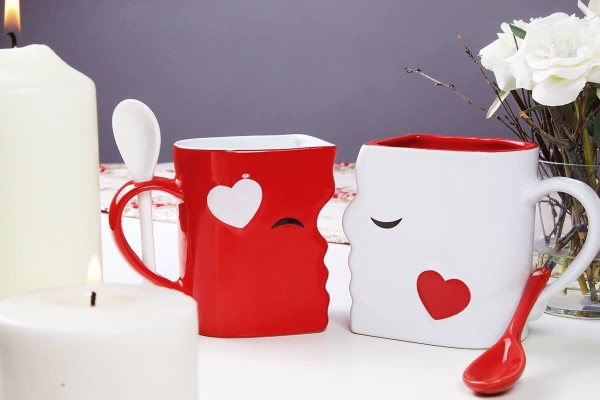 Schlaue und liebevolle Valentinsgeschenke für Damen und Herren liebe küssende tassen becher