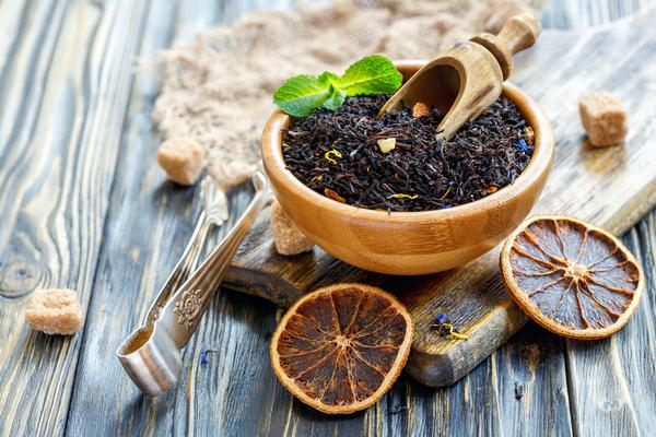  vitalisierende Tees schwarzer Tee gesund beliebter Muntermacher gegen Frühjahrsmüdigkeit