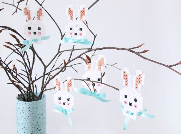 Basteln mit Bügelperlen zu Ostern – coole Ideen und praktische Tipps ornamente hasen schleife
