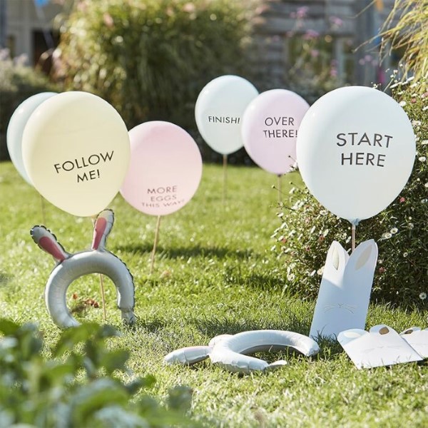 Ostereiersuche zu Hause und im Garten – kreative Ideen für Groß und Klein luftballons schön kreativ kleinkinder