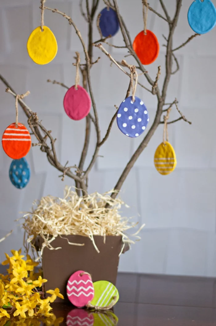 Salzteig Ostern Ideen basteln mit Kindern zu ostern osterbaum
