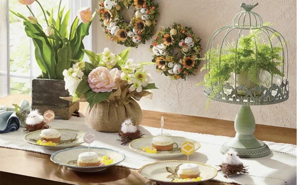 Tischdeko zu Ostern Ostertisch dekorieren Osterkranze