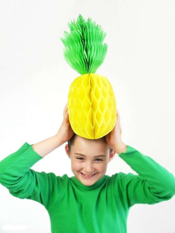 Ananas basteln Wabenbäll gelb und grün DIY Ideen