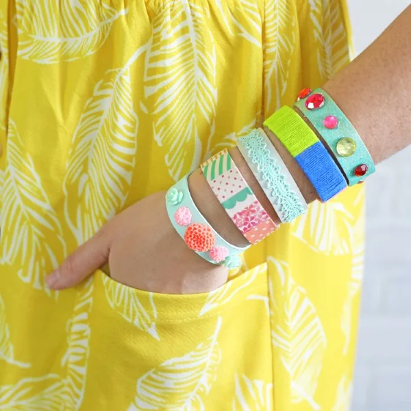 Basteln mit Eisstielen – coole Recycling-Bastelideen und Anleitung bunte schöne armbänder kinder washi tape