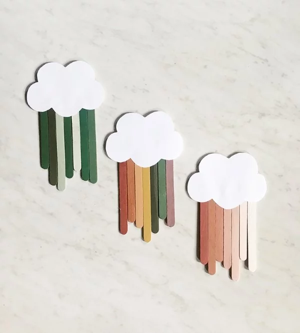 Basteln mit Eisstielen – coole Recycling-Bastelideen und Anleitung wolken regen diy ombre