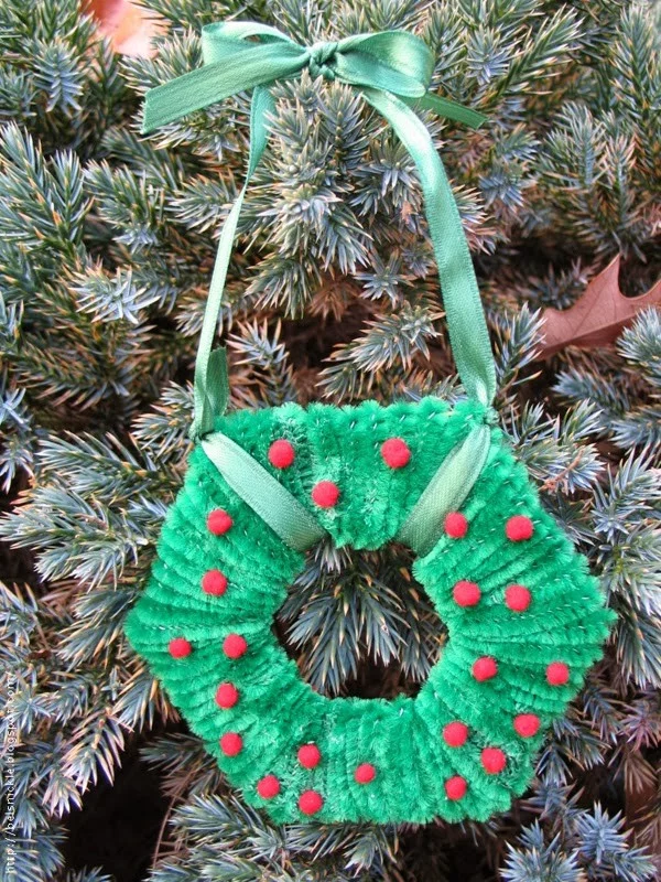 Basteln mit Pfeifenreinigern – 60 Bastelideen zum einfachen Nachmachen kranz ornament weihnachten