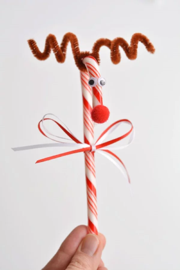 Basteln mit Pfeifenreinigern – 60 Bastelideen zum einfachen Nachmachen rentier weihnachten diy