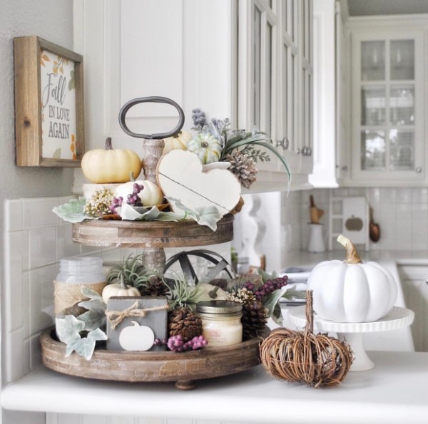 Etagere dekorieren – Ideen und Tipps für eine schöne und praktische Deko küche deko rustikal kürbis herbst
