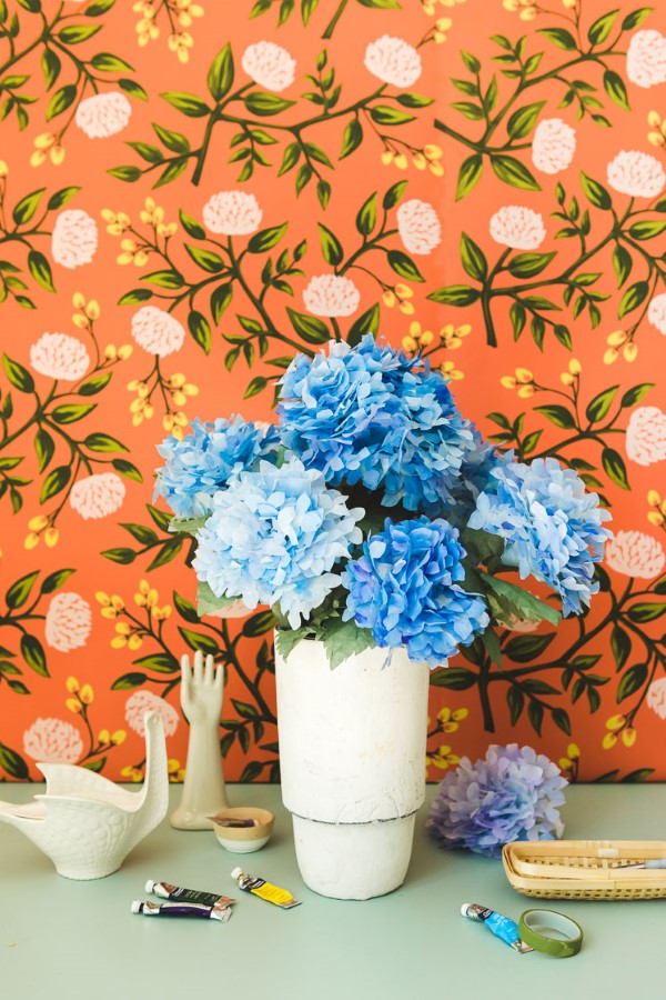 Frühlingsblumen basteln mit Kindern – Ideen und Anleitung für Anfänger und Profi-Bastler blaue hortensien ideen