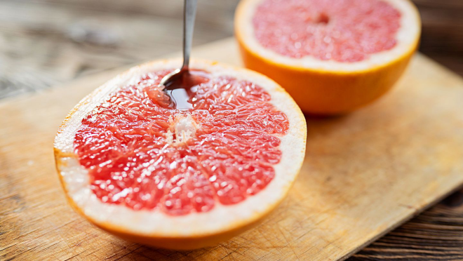 Obst essen gesund abnehmen Orange saure Frucht enthält Fruchtsäure beansprucht den Verdauungstrakt