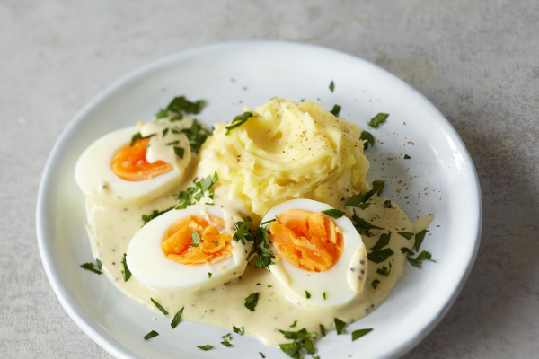 Ostereier verwerten  Eier in Senfsauce mit Kartoffelpüree