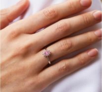 Ringe mit farbigen Edelsteinen verleihen der Verlobung das gewisse Etwas