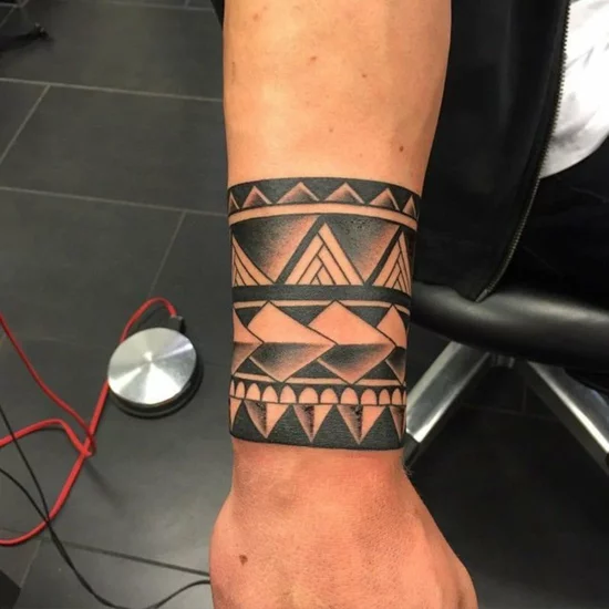 armband tattoo blackwork maori