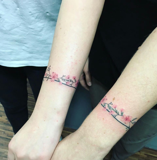 armband tattoo kirschblüten