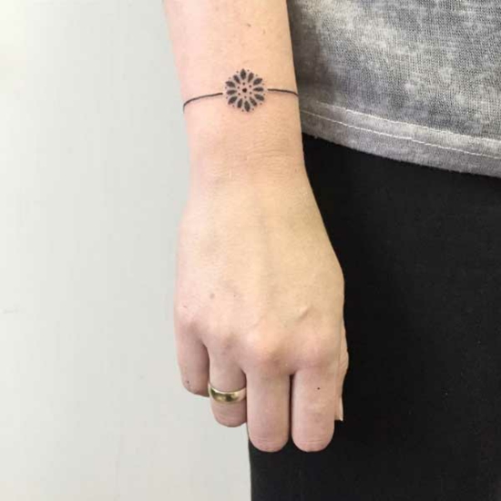 blume micro armband tattoo