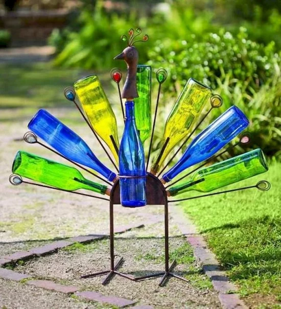 pfau aus flaschen gartendeko ideen selbermachen