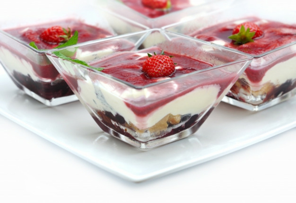 Erdbeer-Tiramisu im Glas Dessert Ideen Sommerparty