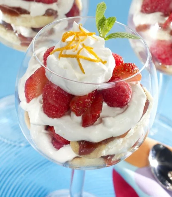 Erdbeer-Tiramisu im Glas Tiramisu Rezept Sommerfrüchte