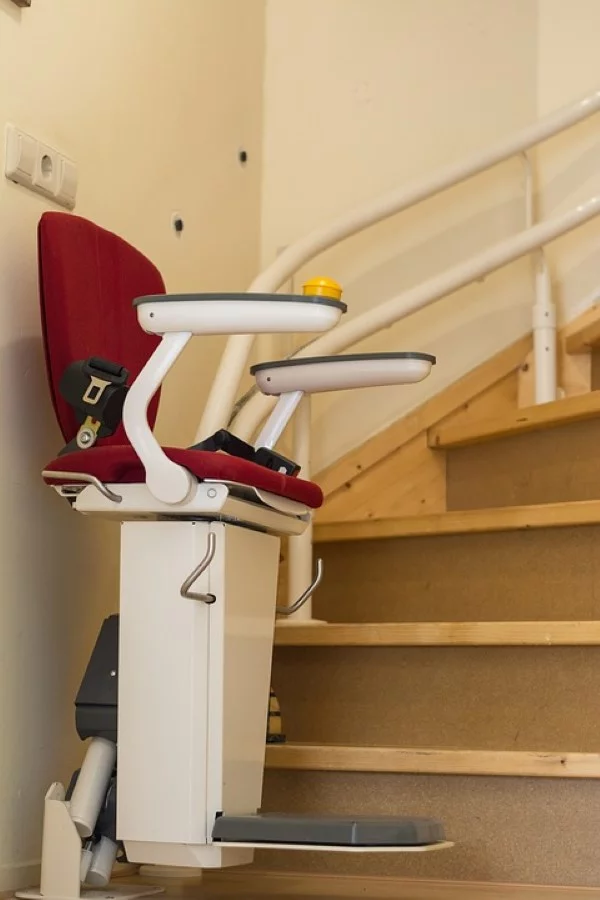 Geschickt umgebaut - Wohnen mit Pflegegrad treppen lift zuhause