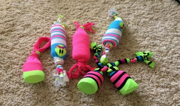 Hundespielzeug basteln Spielzeug aus Socken