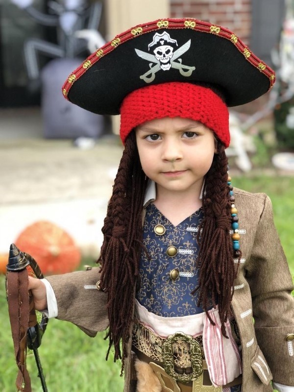 Piratenhut basteln mit Kindern – coole Ideen für Ihre nächste Kostümparty jack sparrow kind kostüm