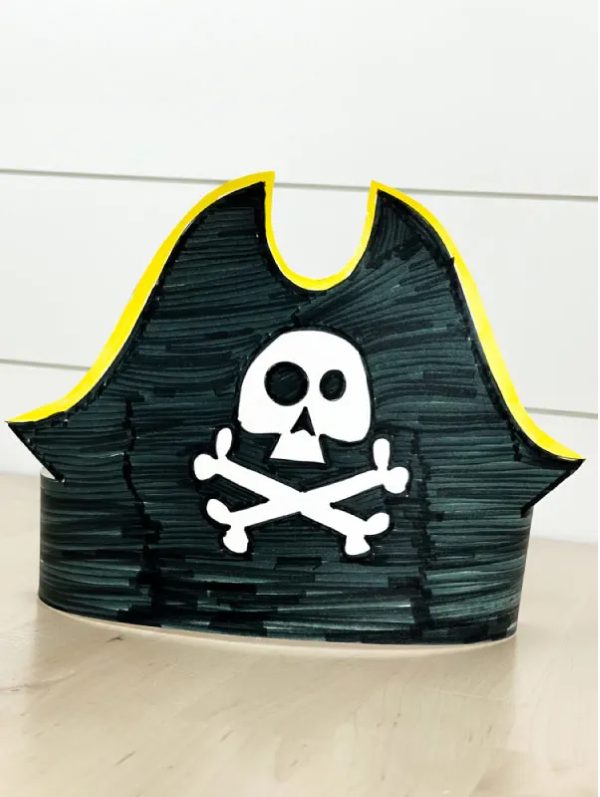 Piratenhut basteln mit Kindern – coole Ideen für Ihre nächste Kostümparty pirat kostüm hut tricorn
