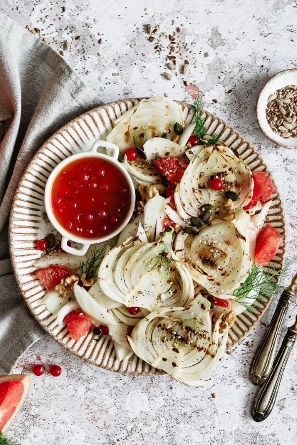 Sommerliche Salate zum Grillen und Genießen – köstliche und gesunde Rezeptideen fenchel beeren salat