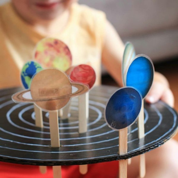 Sonnensystem basteln – kinderleichte Ideen, Anleitung und Wissenswertes über die Planeten deko ideen kinder
