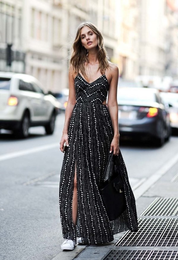 Spaghettiträger Kleid – so tragen Sie dieses trendige Sommerkleid richtig maxi schwarzes kleid