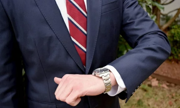 7 Vorteile, warum Sie eine Armbanduhr tragen sollten Armbanduhr Herren