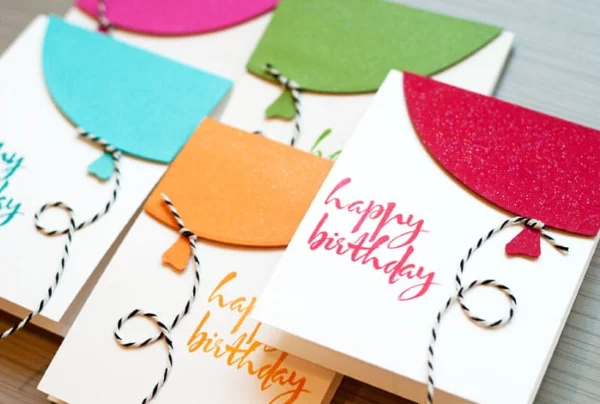 Ausgefallene Geburtstagskarten selber basteln – Ideen zum Inspirieren und Nachmachen bunte ballons karten diy