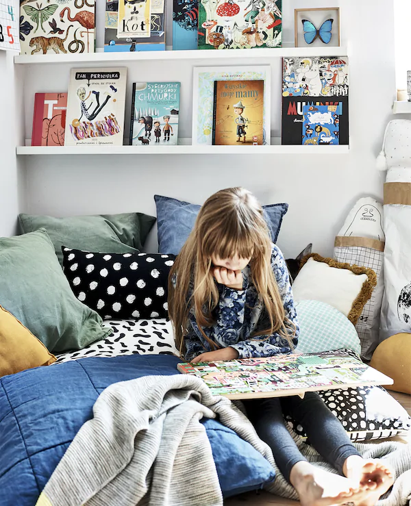 Bilderleiste dekorieren – Ideen und Tipps für eine kreative Wandgestaltung kinderzimmer deko ideen bücher