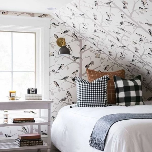 Dachschräge dekorieren – Ideen und Tipps für eine stilvolle Mansarde vogel tapete wandbild