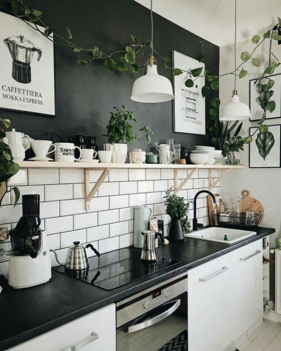 Farbpaare Küche weiße Metro Fliesen schwarze Oberfläche starker Kontrast