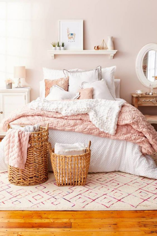Farbpaare romantische Gestaltung im Schlafzimmer in Rosa und Weiß weiche Bettwäsche