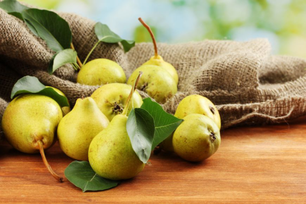  Ικανοποίηση υγιή έναντι της επιθυμίας Τα ώριμα αχλάδια υγιή φρούτα 