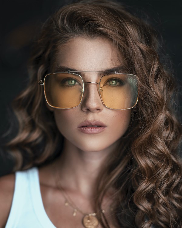Sonnenbrillen Trends 2021 – Diese Modelle sind jetzt angesagt gold transparente brille