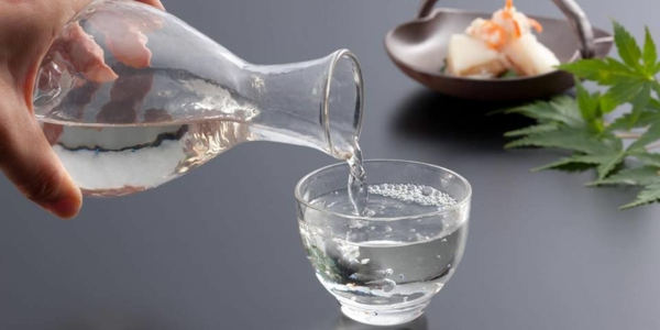 japanische wasserkur am morgen warmes wasser trinken