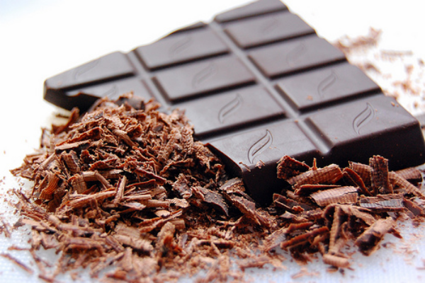 natürliche Fettverbrenner dunkle Schokolade mit hohem Kakaoanteil richtiger Fettkiller