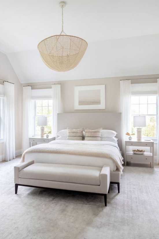 zeitlose Farben neutrale Farbtöne im Schlafzimmer Weiß Hellgrau dominieren eine Oase der Ruhe und Entspannung
