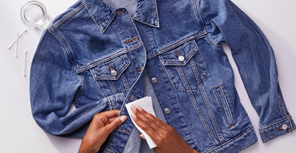 Baumharz aus Kleidung entfernen Jeansjacke