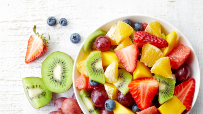 Diätfallen Obstsalat gesundes Essen stillt den Heißhunger ist aber keine richtige Mahlzeit