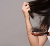 6 Hausmittel gegen Haarausfall, die Sie leicht und einfach anwenden können