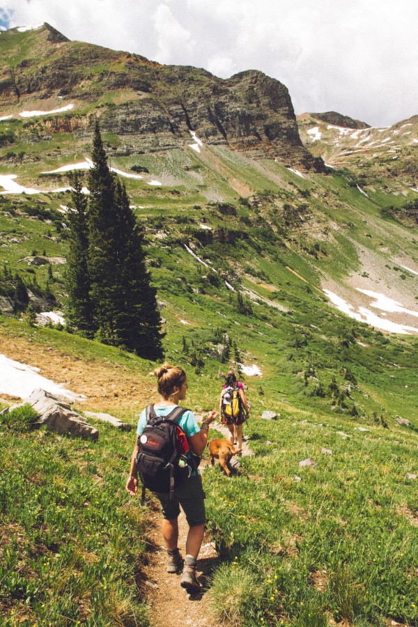 Wandern für die Seele – so gesund ist ein Trekking-Trip durchs Gebirge wandern mit der ganzen familie