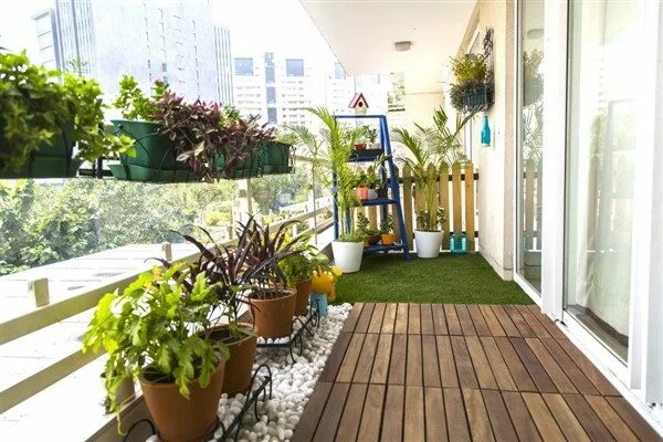 Balcony-Artificial-Grass-7-600x400