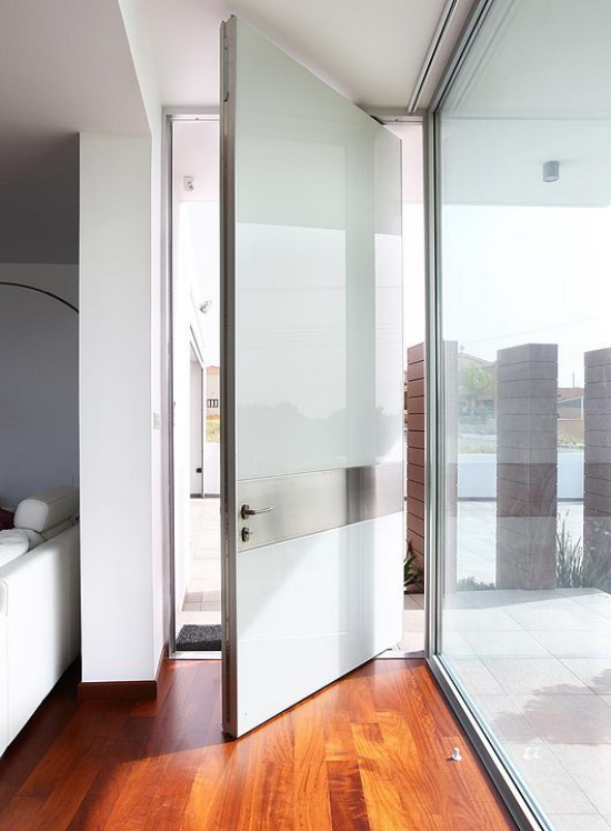 Drehtüren fürs Zuhause wetterfest graue Beschichtung Metall elegantes Design