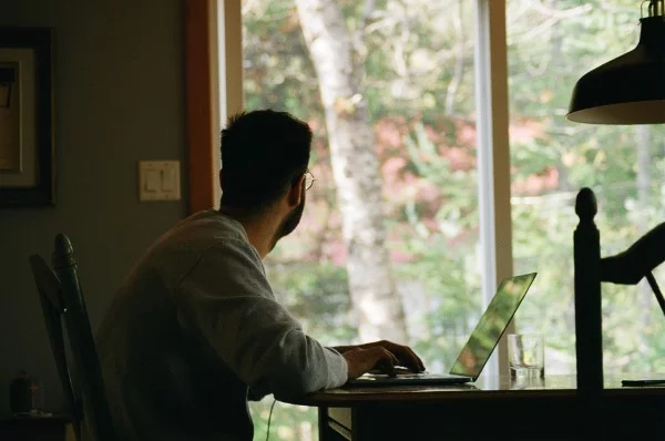 Ein Heimbüro einrichten, um Ihre Produktivität zu optimieren arbeit ohne ablenkungen