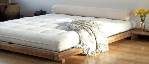 Fetonbett Matratze japanisches Bett Rückenschmerzen